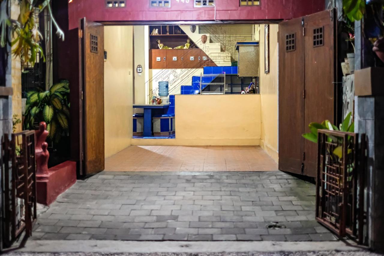 Unique Homestay 443 Джокьякарта Экстерьер фото