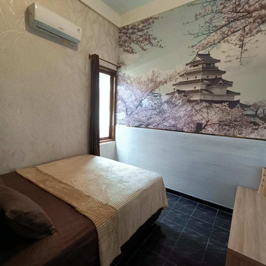 Unique Homestay 443 Джокьякарта Экстерьер фото