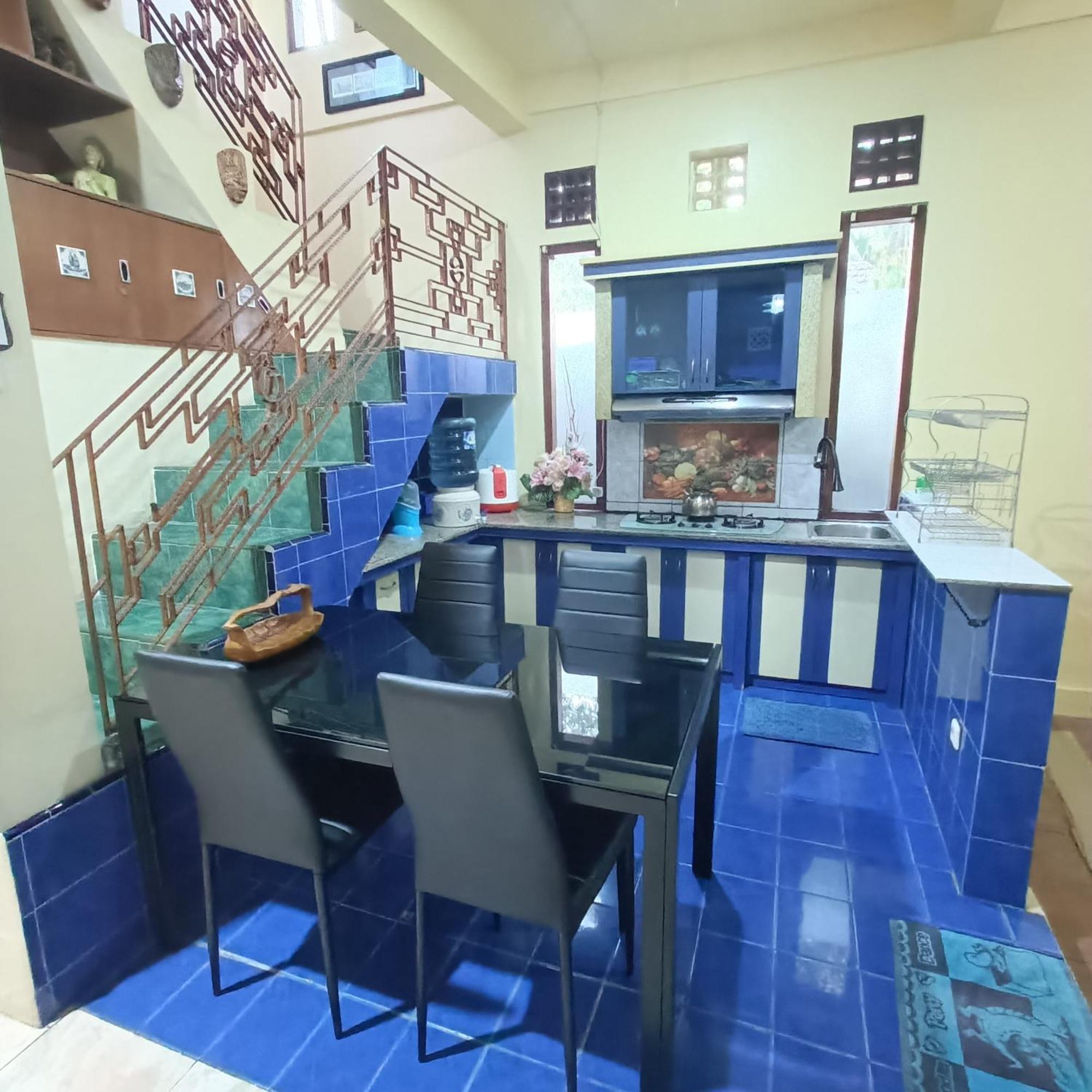 Unique Homestay 443 Джокьякарта Экстерьер фото